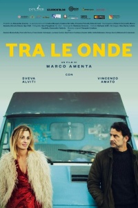 Tra le onde (2022) streaming